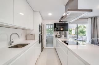 by RIVA - Elegant, 2 Bedroom Apartment in Dama de Noche Puerto Banus - 8