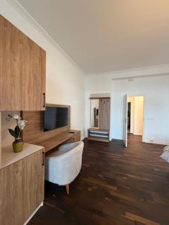 Jomi Stays - Kudamm - 7