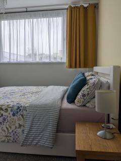 Coastal Apartment with Balcony & Free Parking ! - 1