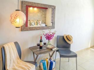 Romantic & Bright Suite Memory Foam King Bed 500m Beach Kitchen AC WiFi Great Value 7A - 6