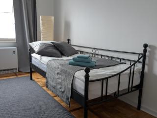 Zentral gelegen, Sehr geräumig, 3 Zimmer, 3 Betten - 1