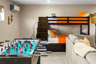 Private Indoor Pickleball Court & Red Rock Views - 6