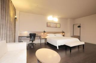 Jinjiang Inn Select Urumqi Midong Avenue - 4