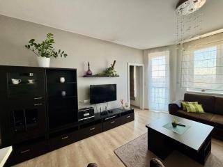 Cozy, beautiful view - 1 stop by train to old town - 5