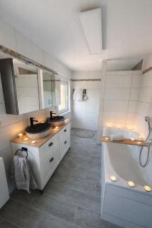 Haus Marilene mit eingezäuntem Garten nahe Nordsee und Greetsiel - 2