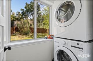 Mins to Lake Travis and The Oasis 1BR 1 5BA Chic Retreat w Views by Austin Vacay - 6