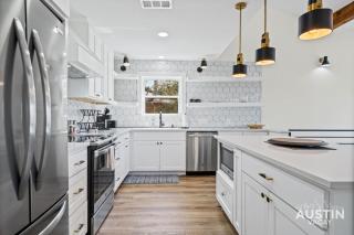 Mins to Lake Travis and The Oasis 1BR 1 5BA Chic Retreat w Views by Austin Vacay - 3