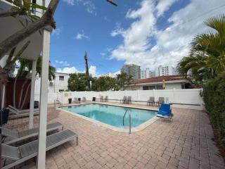 Stylish Beach Studio with Pool Apt14 - 9