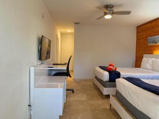 Bright 2BR Coastal Suite Apt22 - 3