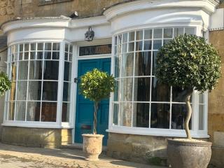 Bay House - Broadway - 0