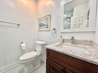 Upgraded Rooms with Bath 7-min to Subway Near Downsview Rogers Stadium - 7