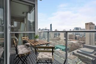 3BR Skyview Luxury with Free Parking and Sofa Bed - 6