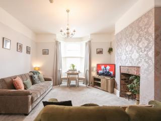Bootham Apartment 32 - Free Parking - Five minute walk to York Minster - 5
