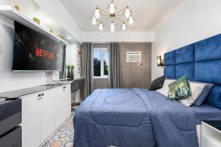 Kalani by J&J (Symfoni Nichols. Pool. Netflix) - 4