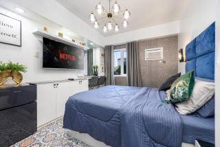 Kalani by J&J (Symfoni Nichols. Pool. Netflix) - 6