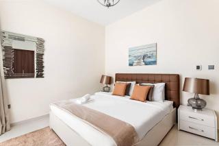 Stylish Townhouse in Pacifica with Maids Room - 6