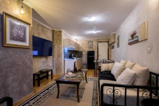 Home B64 - 8