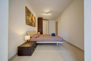 Saint Julians Spacious Apartment - 4