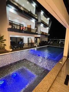 Aptos espaciosos a pocos minutos de todo - 7