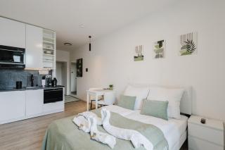 Design-Studio mit Balkon - Nähe Donau - 0