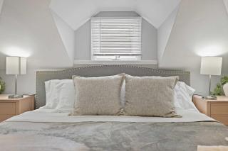 Spacious 5BR 2BA Berwyn Home - 1