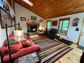 Cozy Mt Hood Adventures home with hot tub - 9