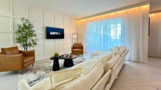 Modern 5BR Getaway w Heated Pool & Game Room - 0