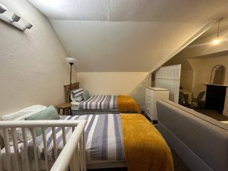 Serene Southampton Apartment with 3 Bedrooms - 9
