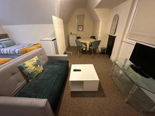 Serene Southampton Apartment with 3 Bedrooms - 5