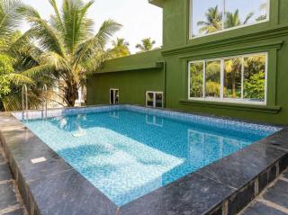 5BR on 2nd floor of villa with shared pool - 6