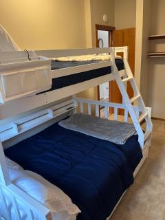 2BR Village Apt with Parking Walk to Everything - 5