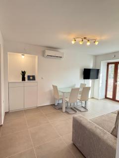 Ninas - free wine&spirit tasting - Višnjan - 7