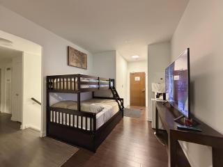 10 Beds Townhouse recently renovated - 7