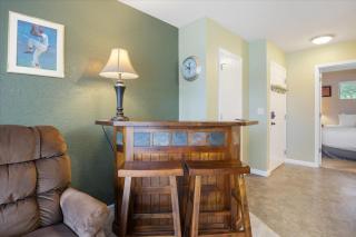 Lakefront Condo Near Margaritaville - 4