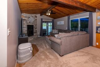 Lakefront Family Home Private Dock with Huge Views - 5