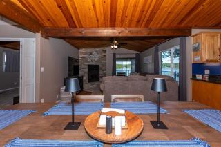 Lakefront Family Home Private Dock with Huge Views - 4