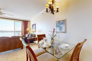 Cozy lakefront condo with lake view, W/D, AC, kitchen, pool, hot tub & gym - 6