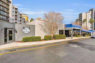 Modern & bright condo with a balcony and AC - pool, hot tub, and tennis access - 9