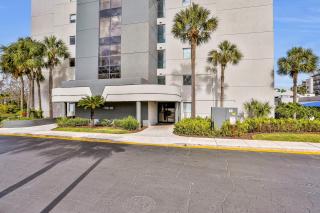 Modern & bright condo with a balcony and AC - pool, hot tub, and tennis access - 4