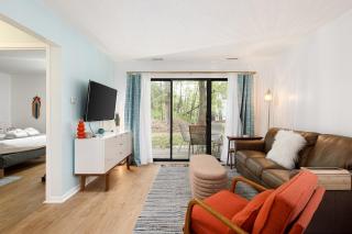 Retro Condo Beach & Pool Access Near Downtown - 8