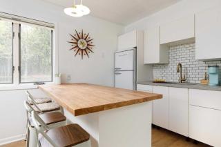 Retro Condo Beach & Pool Access Near Downtown - 7