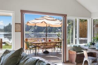 Brand-new, lakeside cabin, 1 hour from Seattle - 2