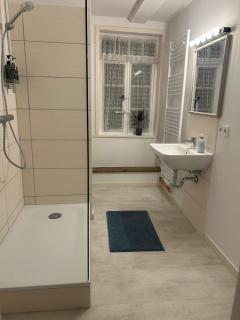 Zentral und ruhig, charmante Altbauwohnung - 3
