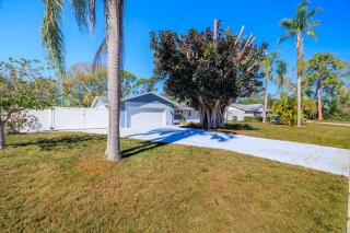 New! Bradenton, Pool, Pickleball, Game Room, Minigolf, Firepit - 6