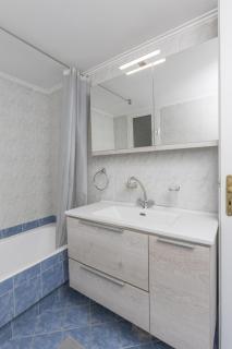 Kostas Beachfront Cozy Apartment - 7