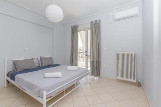 Kostas Beachfront Cozy Apartment - 3