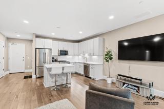 Downtown Luxury Condo Walk to Stadium - 0