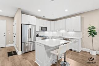 Downtown Luxury Condo Walk to Stadium - 1