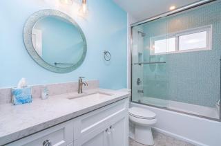 Newly Remodeled Balboa Island Bayfront home - 4
