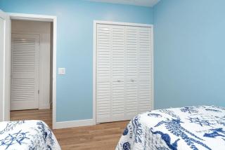 Newly Remodeled Balboa Island Bayfront home - 5